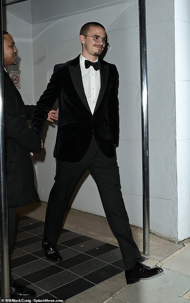 Nhà Beckham tưng bừng 