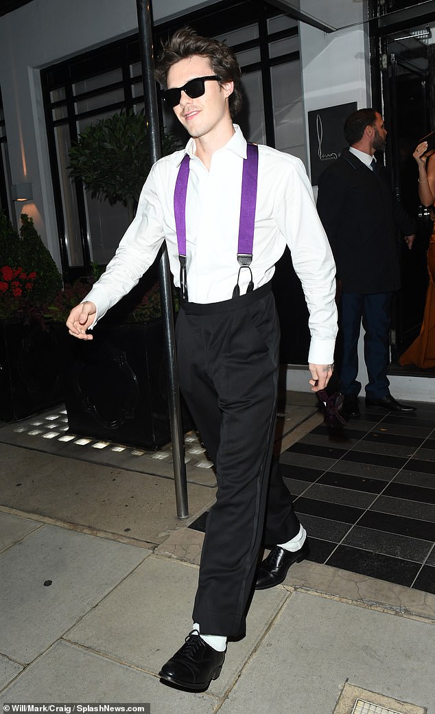 Nhà Beckham tưng bừng 