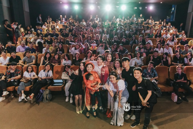 Bé Sa nhà Quỳnh Trần JP đã 8 tuổi: Cao gần bằng mẹ, vẫn chuộng tóc mái ngố thương hiệu, biểu cảm “thánh meme” vẫn đỉnh như xưa- Ảnh 10.