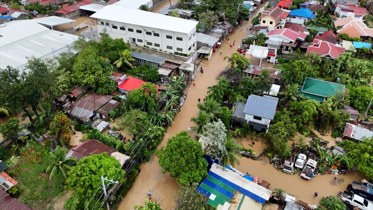 Bão cuồng phong Kalmaegi quá hung tàn, tất cả đều bị phá hủy: Những hình ảnh flycam lột tả sự thảm khốc- Ảnh 4.