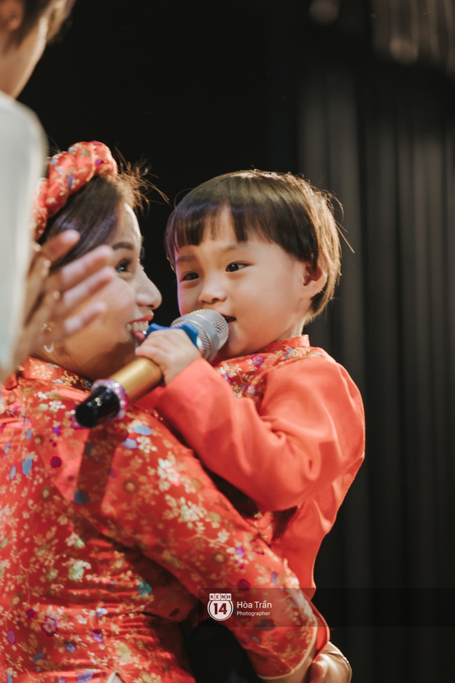 Bé Sa nhà Quỳnh Trần JP đã 8 tuổi: Cao gần bằng mẹ, vẫn chuộng tóc mái ngố thương hiệu, biểu cảm “thánh meme” vẫn đỉnh như xưa- Ảnh 11.