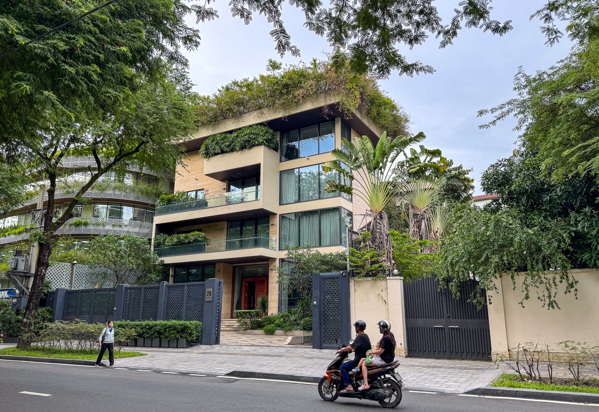 Bất động sản của các nghệ sĩ Việt: Hà Anh Tuấn có duplex trăm tỷ, Đặng Thu Thảo ở biệt thự quận 1, Lý Nhã Kỳ sở hữu cả một lâu đài- Ảnh 17.