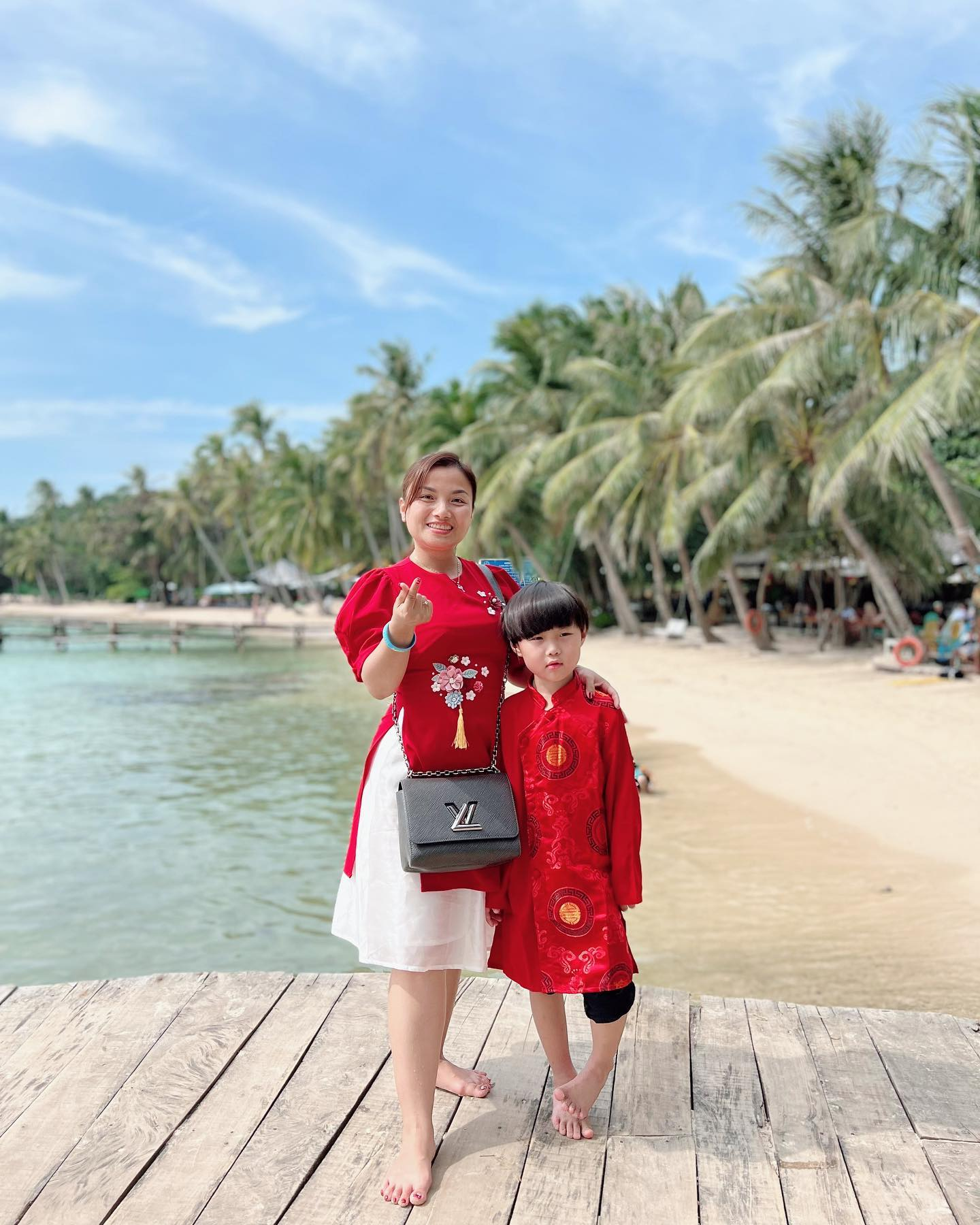 Bé Sa nhà Quỳnh Trần JP đã 8 tuổi: Cao gần bằng mẹ, vẫn chuộng tóc mái ngố thương hiệu, biểu cảm “thánh meme” vẫn đỉnh như xưa- Ảnh 23.