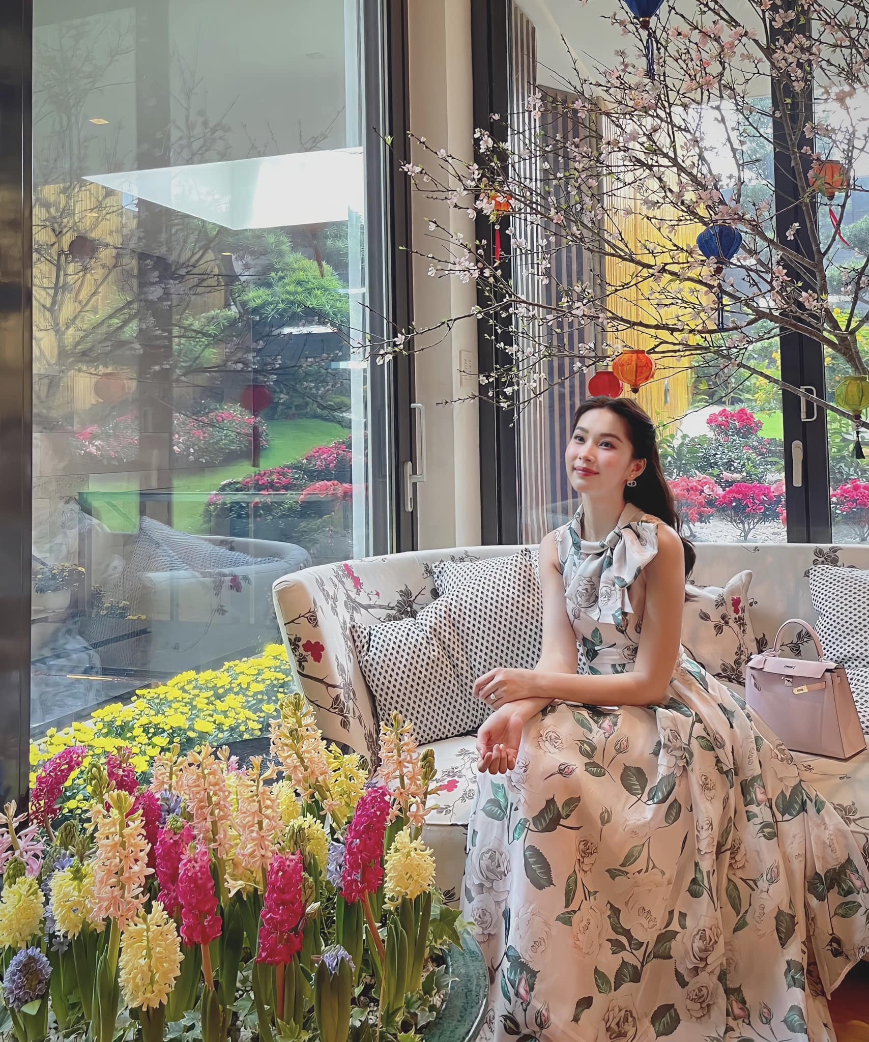 Bất động sản của các nghệ sĩ Việt: Hà Anh Tuấn có duplex trăm tỷ, Đặng Thu Thảo ở biệt thự quận 1, Lý Nhã Kỳ sở hữu cả một lâu đài- Ảnh 20.