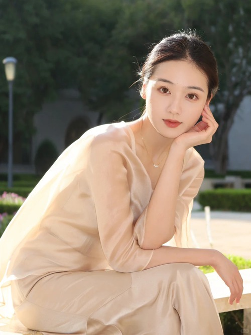 Phụ nữ có 4 nét tướng này, càng qua năm tháng, chồng càng thương yêu, gia đình càng thịnh vượng!- Ảnh 4.