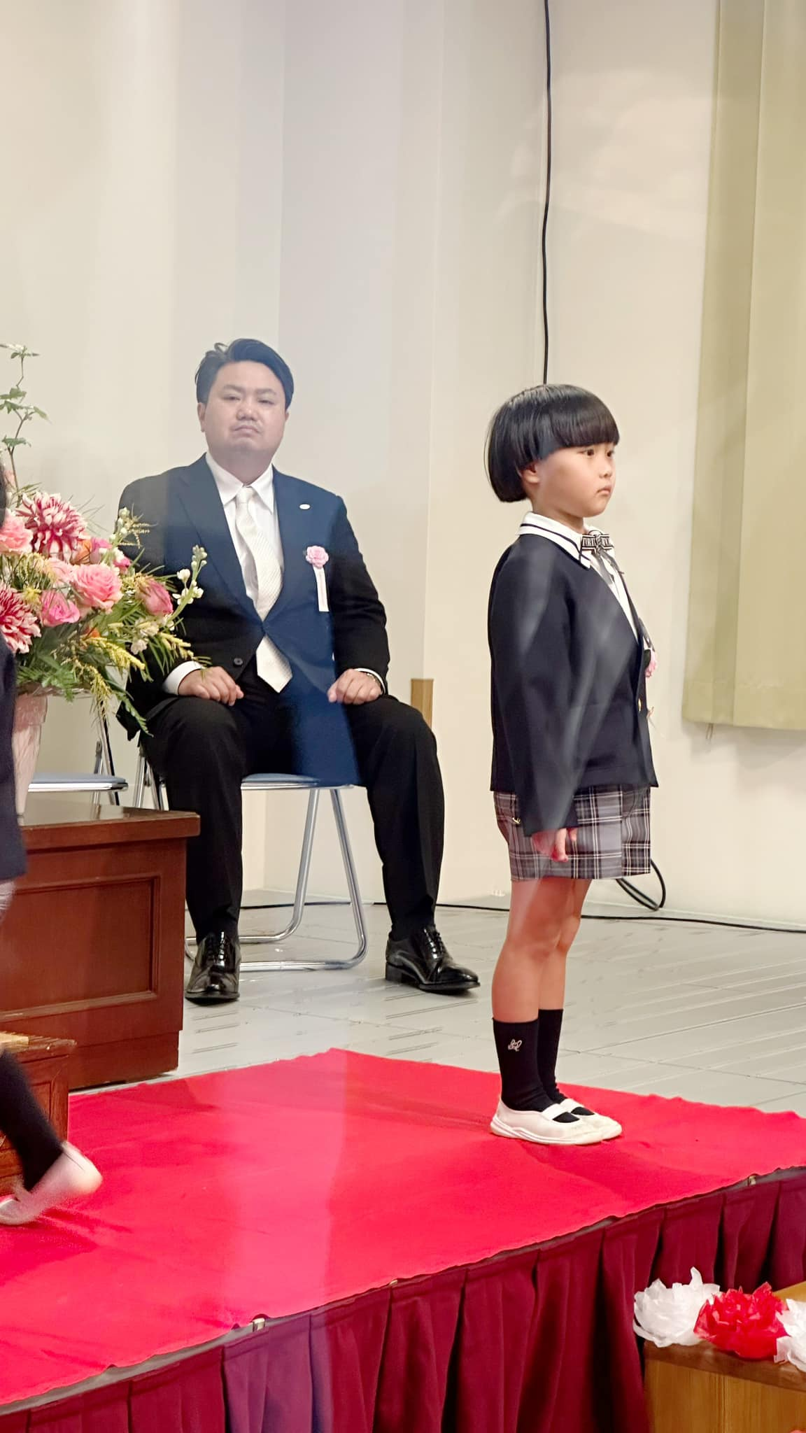 Bé Sa nhà Quỳnh Trần JP đã 8 tuổi: Cao gần bằng mẹ, vẫn chuộng tóc mái ngố thương hiệu, biểu cảm “thánh meme” vẫn đỉnh như xưa- Ảnh 16.