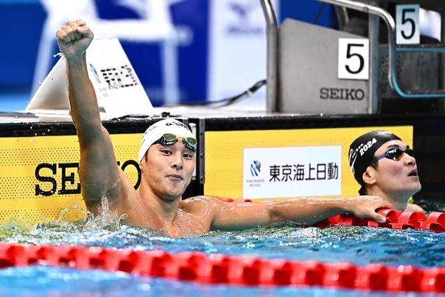 Nam thần bơi lội bị Nam thần bơi lội bị