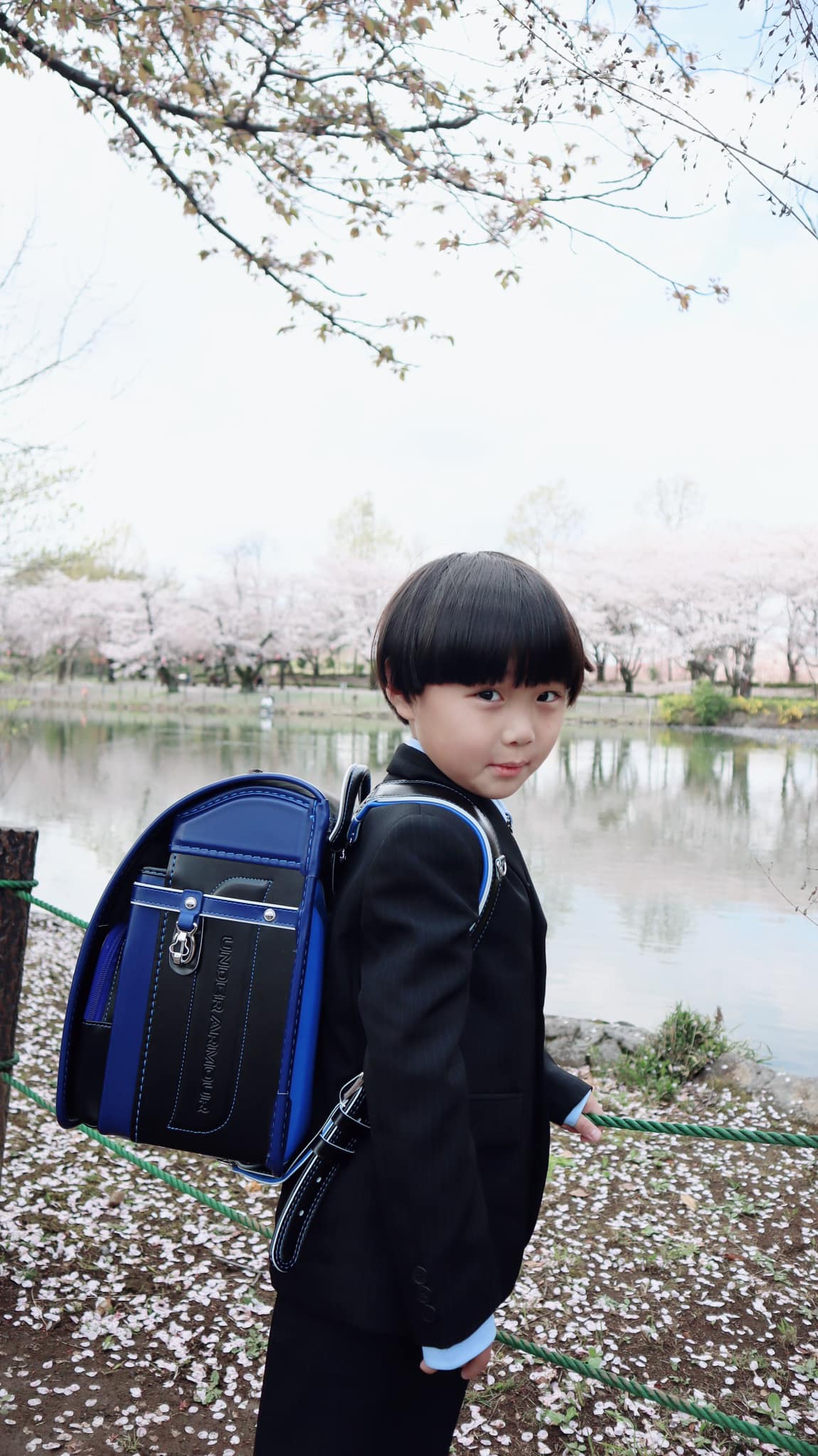 Bé Sa nhà Quỳnh Trần JP đã 8 tuổi: Cao gần bằng mẹ, vẫn chuộng tóc mái ngố thương hiệu, biểu cảm “thánh meme” vẫn đỉnh như xưa- Ảnh 18.