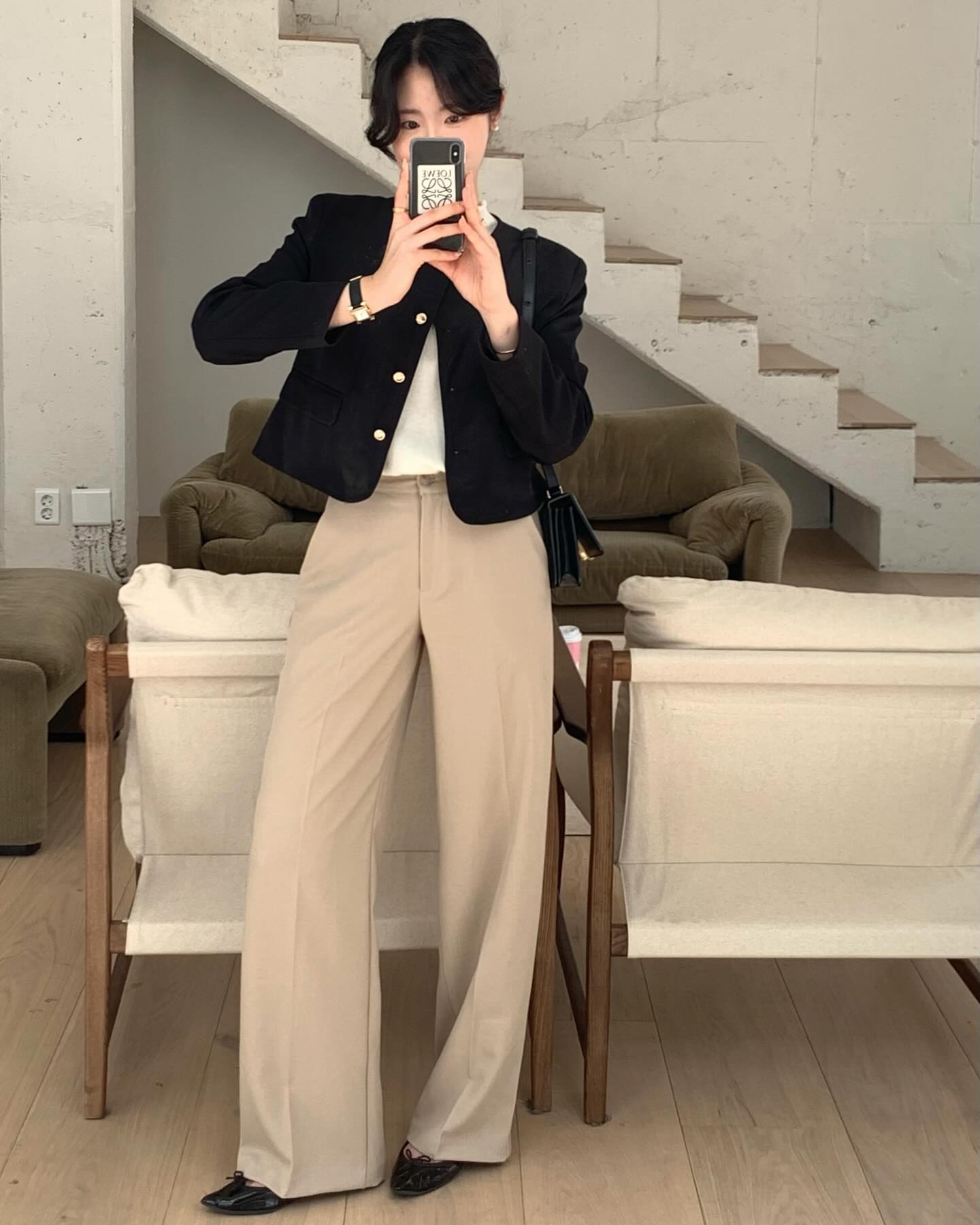 Chị em đừng mặc mãi quần đen, có 4 kiểu quần dài trẻ trung hơn nhiều- Ảnh 2. Chị em đừng mặc mãi quần đen, có 4 kiểu quần dài trẻ trung hơn nhiều- Ảnh 2.