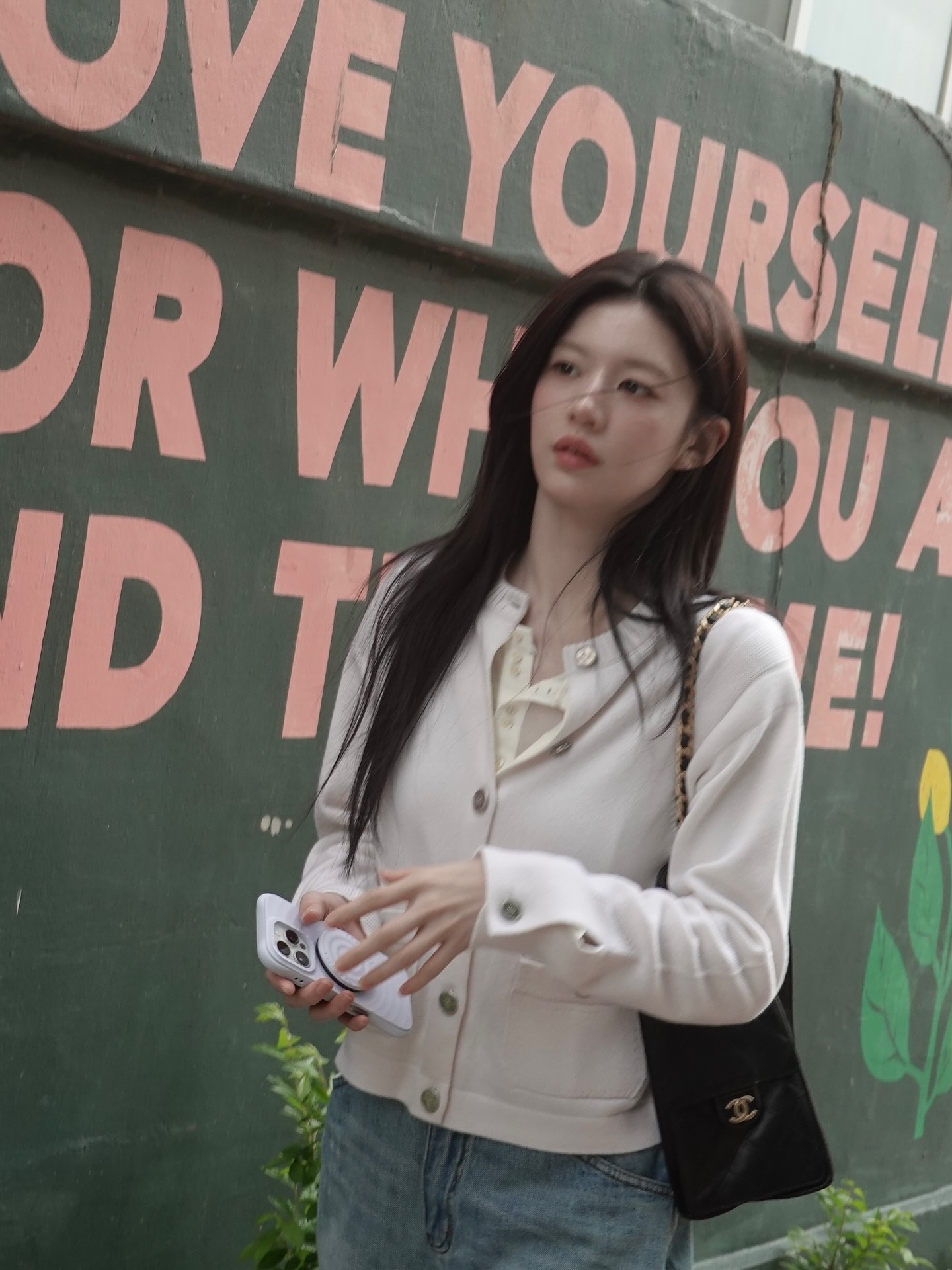 Sao Hàn luôn mặc đồ đơn giản nhưng rất sang, tất cả là nhờ 5 item- Ảnh 10.