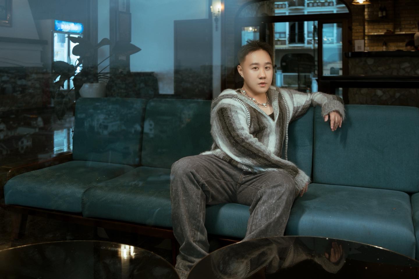 Nam ca sĩ sở hữu nhiều nhà, có mối tình kéo dài chỉ 10 ngày, U40 chưa vợ con- Ảnh 2. Nam ca sĩ sở hữu nhiều nhà, có mối tình kéo dài chỉ 10 ngày, U40 chưa vợ con- Ảnh 2.