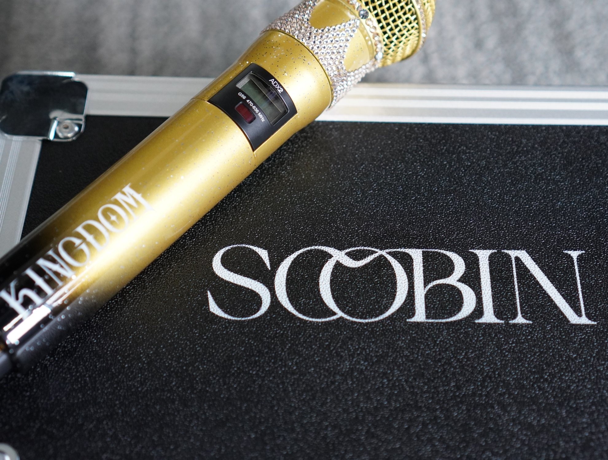 Chiếc mic fan tặng SOOBIN có gì mà đáng giá 280 triệu?- Ảnh 5.