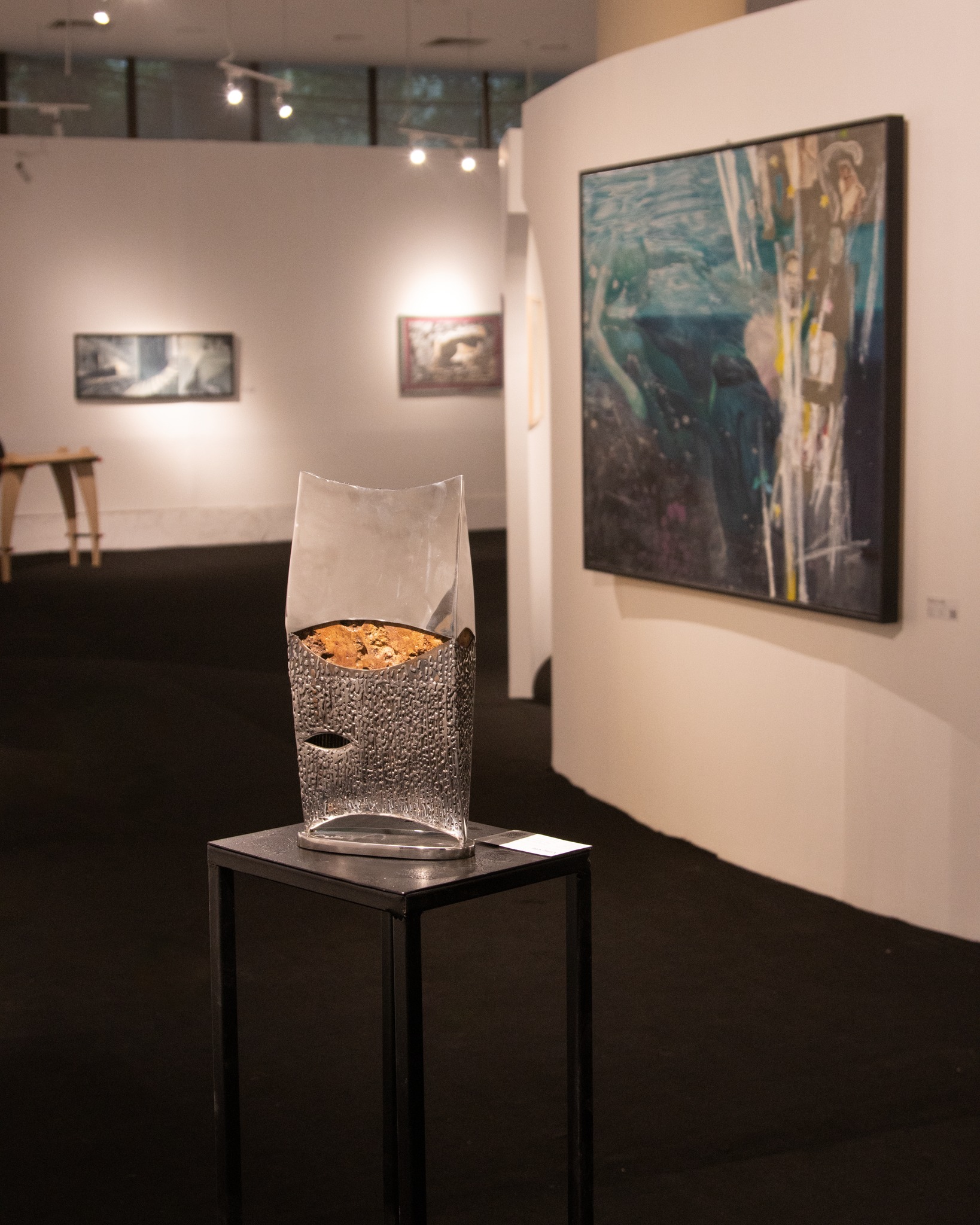 Giới trẻ ồ ạt check-in “rác” ở không gian triển lãm "30 - Đối thoại đô thị" ở Hà Nội- Ảnh 6.