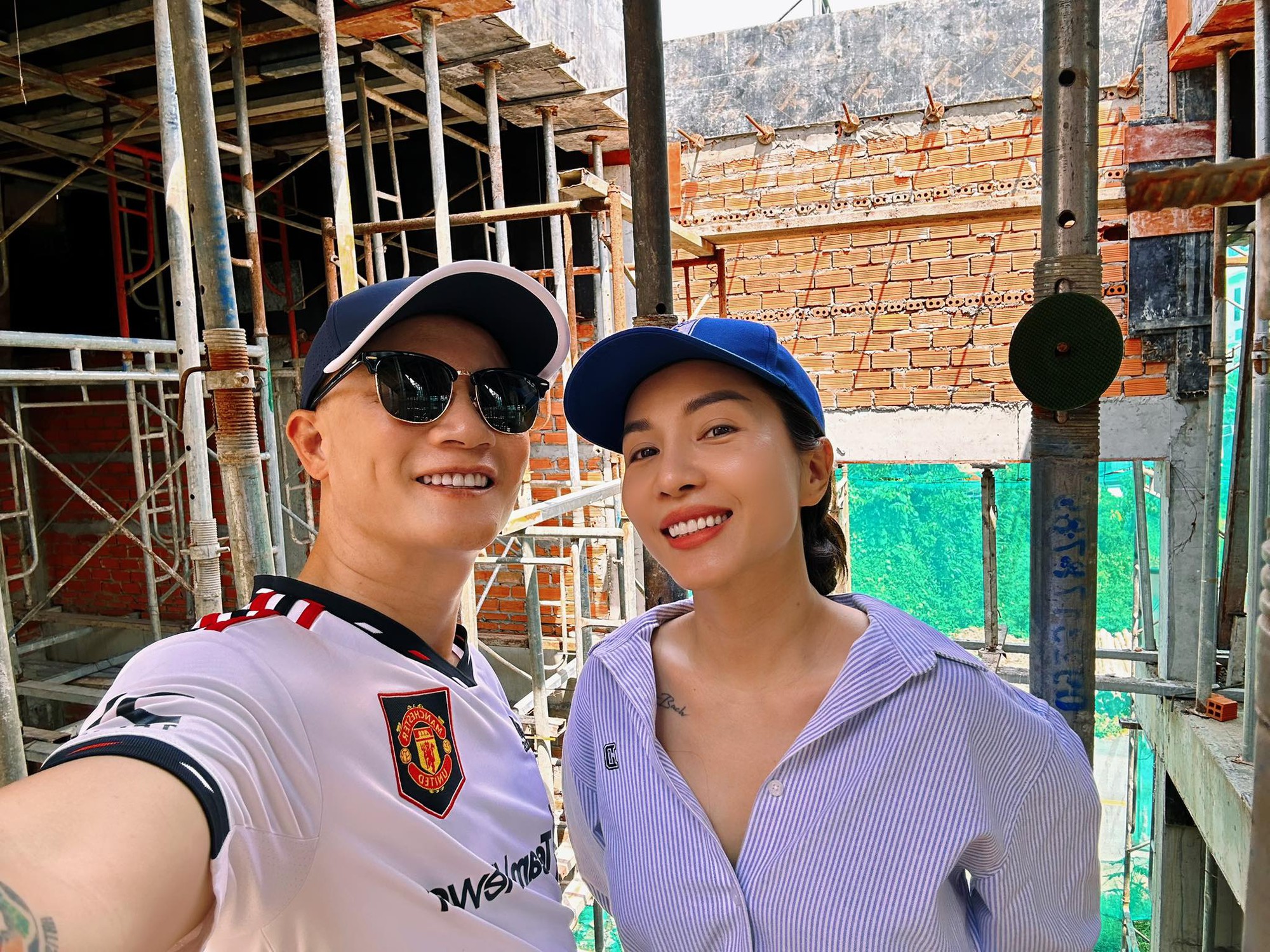 Con gái sao Việt bị bạn học chê "như quỷ, xấu quá": Cách phản ứng của mẹ nhẹ nhàng mà không chê vào đâu được- Ảnh 1. Con gái sao Việt bị bạn học chê "như quỷ, xấu quá": Cách phản ứng của mẹ nhẹ nhàng mà không chê vào đâu được- Ảnh 1.