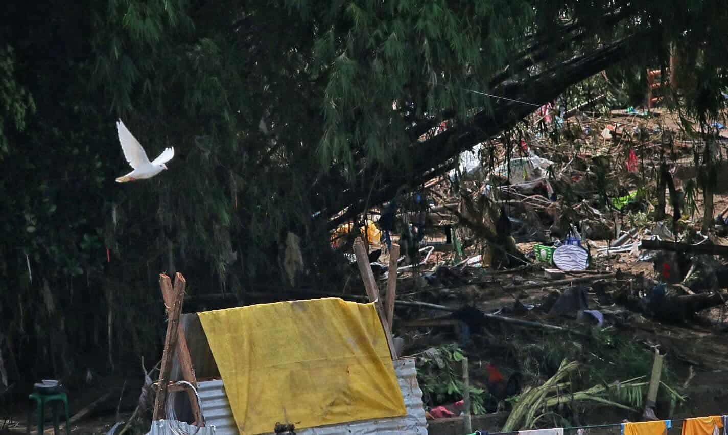 Bão cuồng phong Kalmaegi quá hung tàn, tất cả đều bị phá hủy: Những hình ảnh flycam lột tả sự thảm khốc- Ảnh 16.