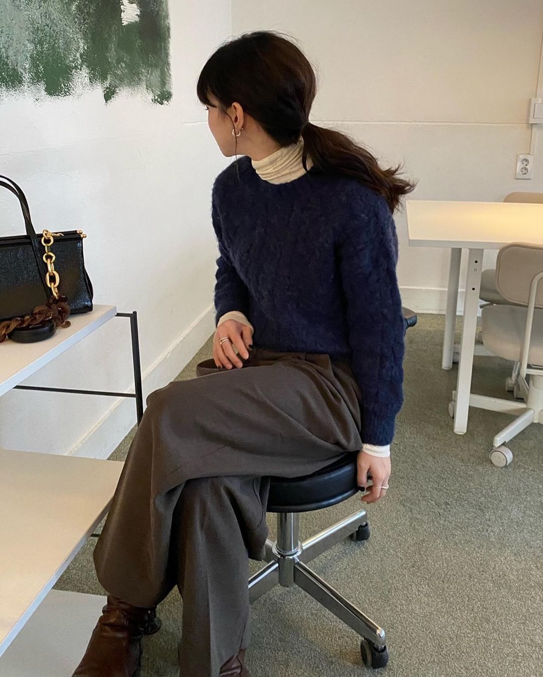 5 item trong tủ đồ mùa lạnh giúp nàng mặc đẹp- Ảnh 7. 5 item trong tủ đồ mùa lạnh giúp nàng mặc đẹp- Ảnh 7.