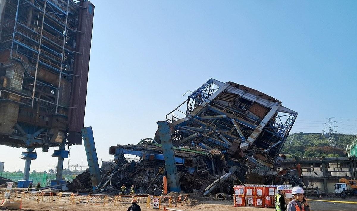 Sập công trình quan trọng tại nhà máy điện Hàn Quốc, nhiều người bị mắc kẹt- Ảnh 3. Sập công trình quan trọng tại nhà máy điện Hàn Quốc, nhiều người bị mắc kẹt- Ảnh 3.