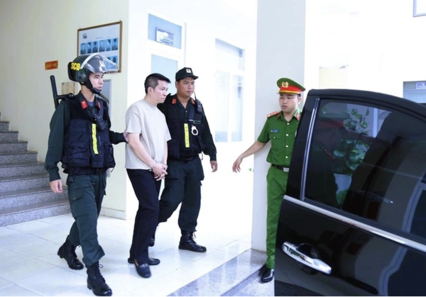 Khách hàng từng mua sản phẩm giả của chồng ca sĩ Đoàn Di Băng kiện được không?- Ảnh 1. Khách hàng từng mua sản phẩm giả của chồng ca sĩ Đoàn Di Băng kiện được không?- Ảnh 1.