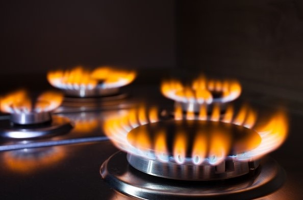 6 lỗi sai khi thắp hương khiến bề trên nổi giận- Ảnh 1.