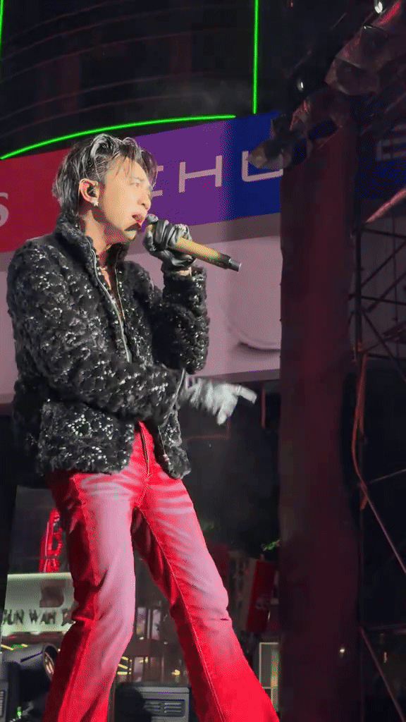 Chiếc mic fan tặng SOOBIN có gì mà đáng giá 280 triệu?- Ảnh 2.