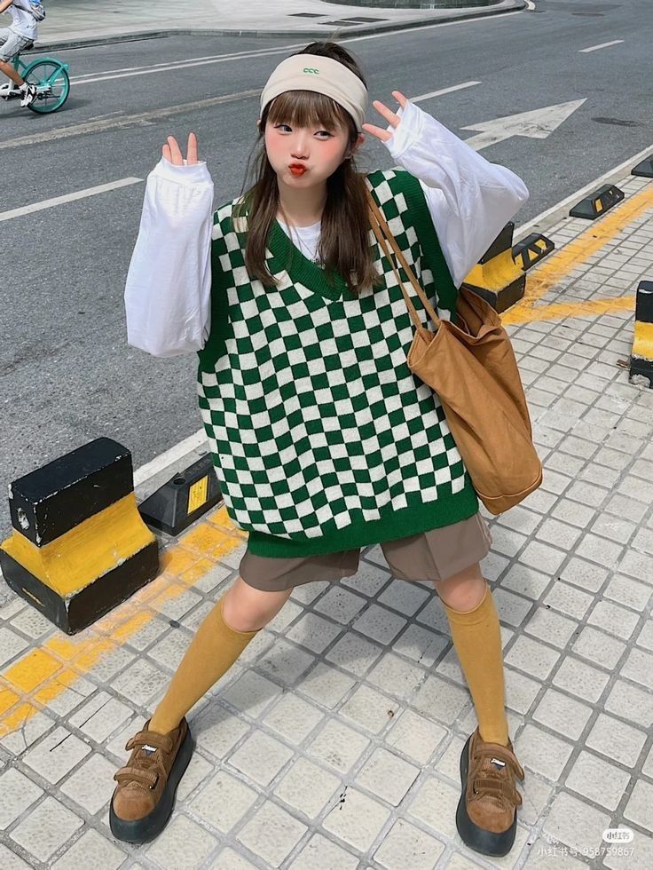 5 item trong tủ đồ mùa lạnh giúp nàng mặc đẹp- Ảnh 15. 5 item trong tủ đồ mùa lạnh giúp nàng mặc đẹp- Ảnh 15.