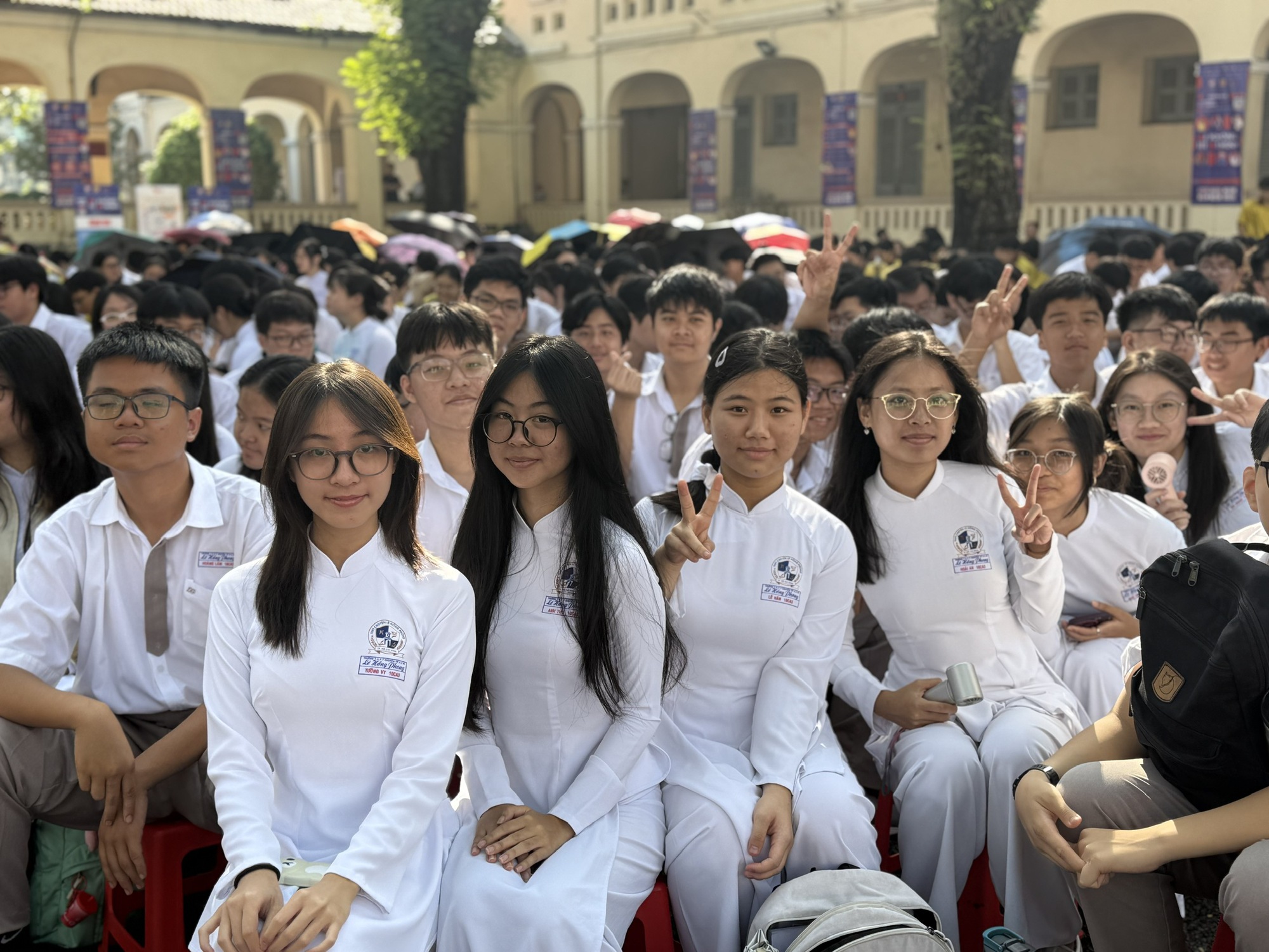 TP HCM: Đối tượng nào được hỗ trợ 100% BHYT?- Ảnh 1. TP HCM: Đối tượng nào được hỗ trợ 100% BHYT?- Ảnh 1.