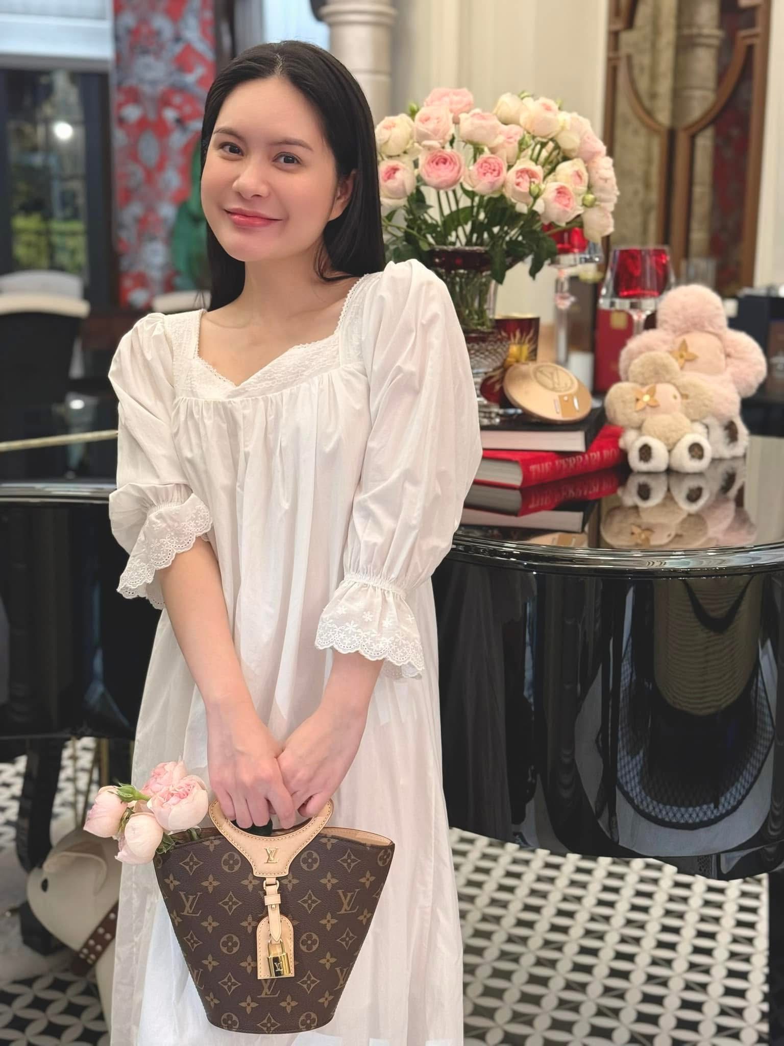 BST túi hàng hiệu của Đoàn Di Băng: Hermès đựng cún cưng, Dior và Chanel để đi chợ- Ảnh 29. BST túi hàng hiệu của Đoàn Di Băng: Hermès đựng cún cưng, Dior và Chanel để đi chợ- Ảnh 29.