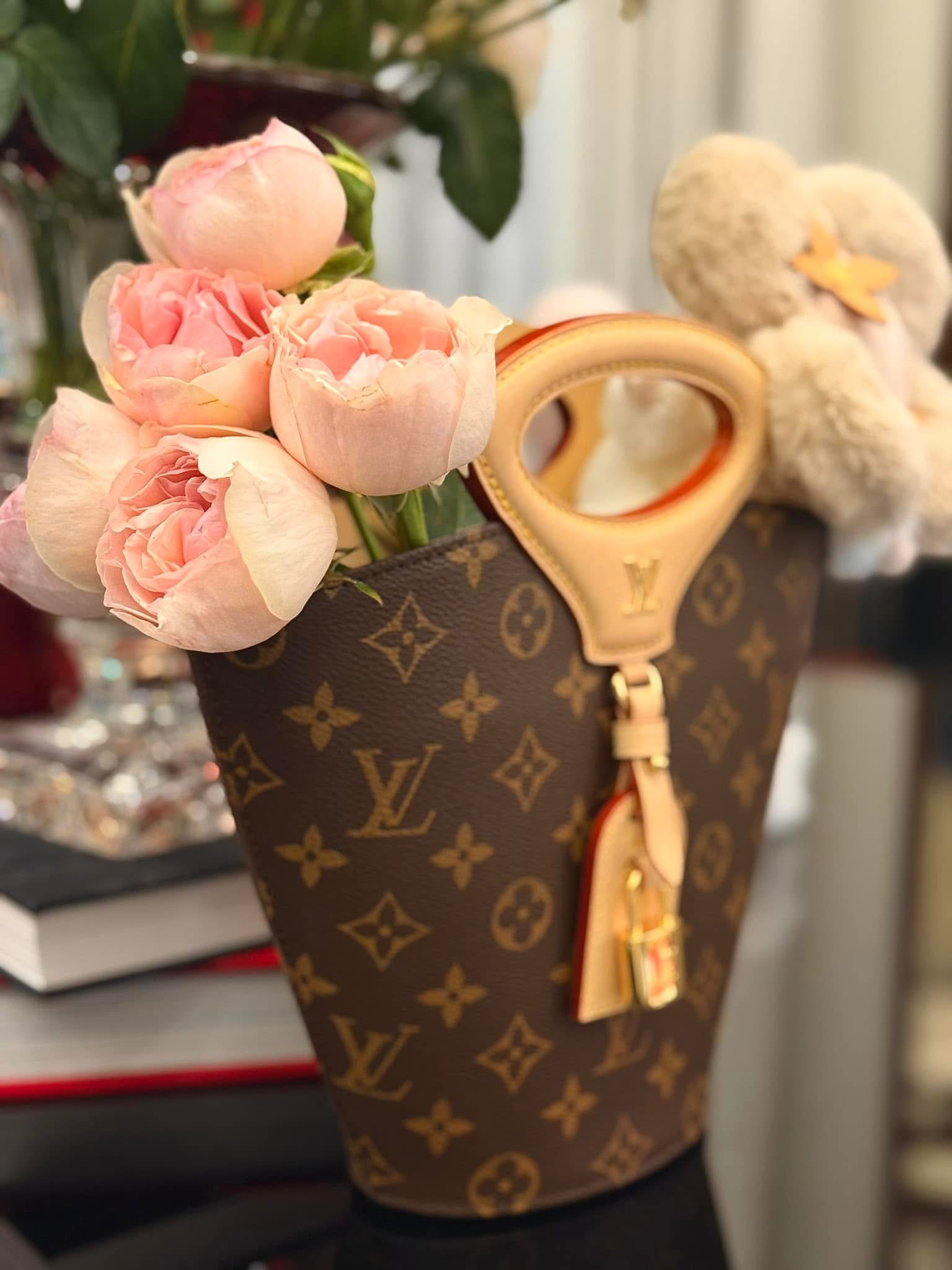 BST túi hàng hiệu của Đoàn Di Băng: Hermès đựng cún cưng, Dior và Chanel để đi chợ- Ảnh 30. BST túi hàng hiệu của Đoàn Di Băng: Hermès đựng cún cưng, Dior và Chanel để đi chợ- Ảnh 30.