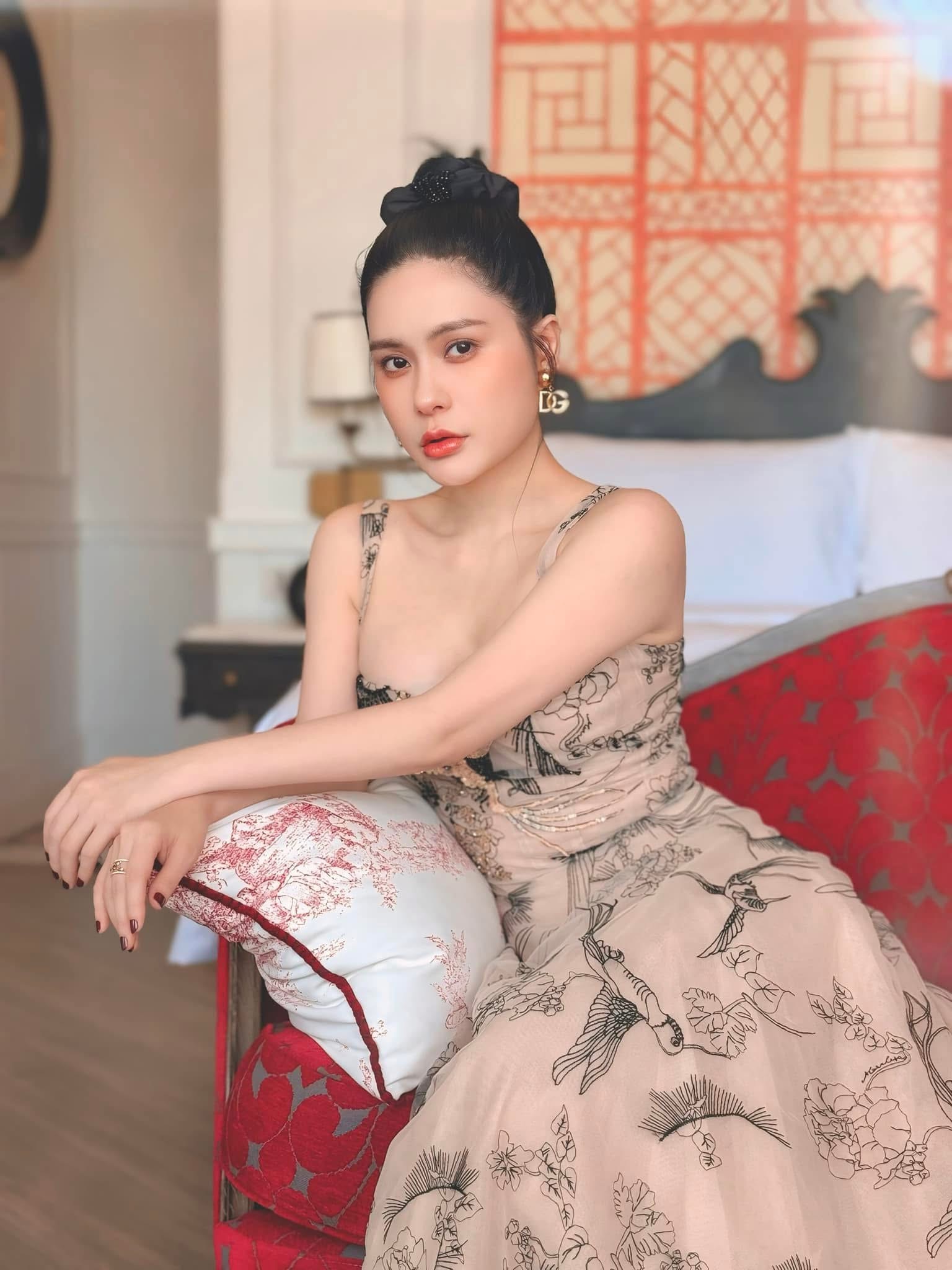 BST túi hàng hiệu của Đoàn Di Băng: Hermès đựng cún cưng, Dior và Chanel để đi chợ- Ảnh 1. BST túi hàng hiệu của Đoàn Di Băng: Hermès đựng cún cưng, Dior và Chanel để đi chợ- Ảnh 1.