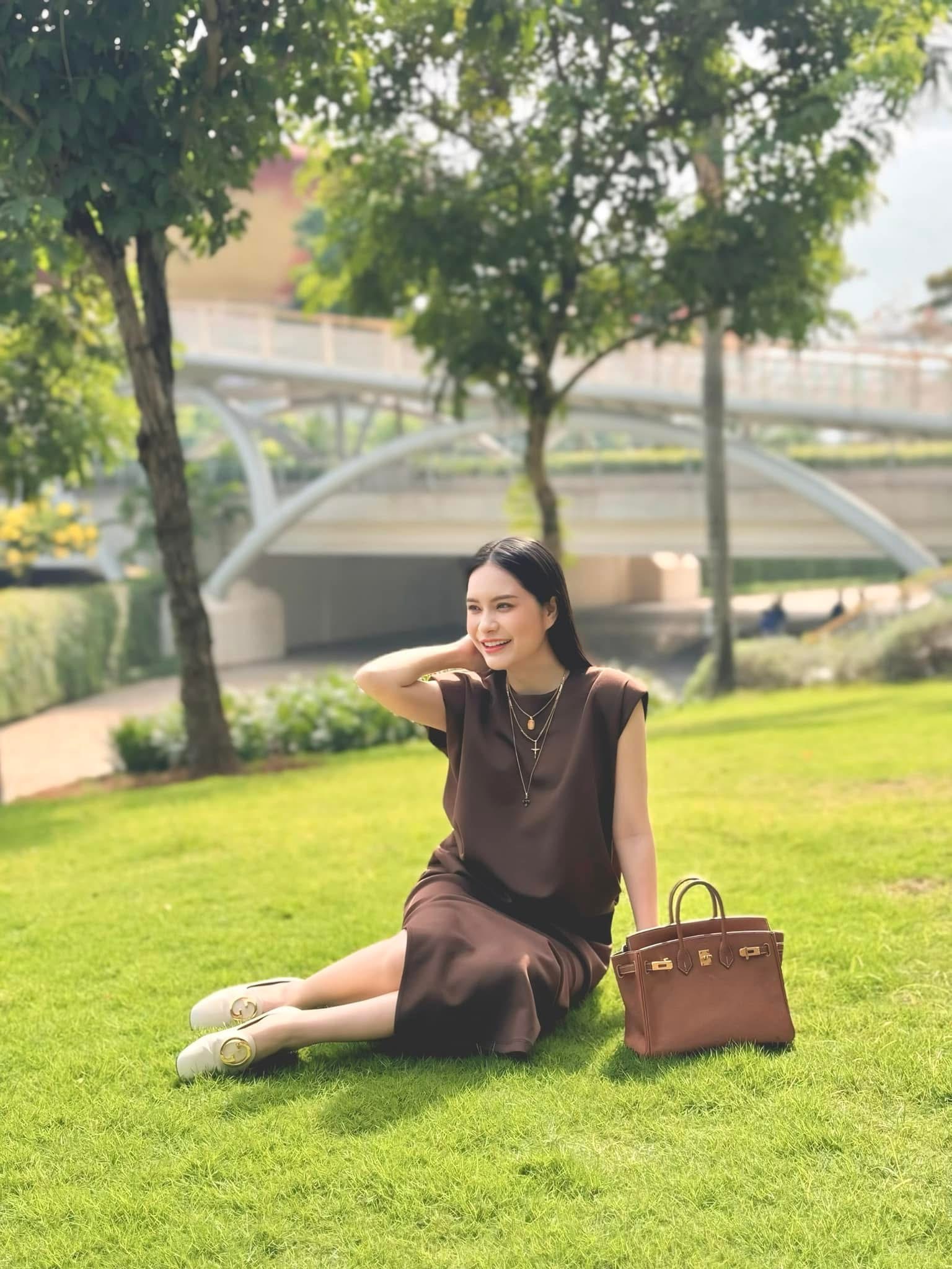 BST túi hàng hiệu của Đoàn Di Băng: Hermès đựng cún cưng, Dior và Chanel để đi chợ- Ảnh 20. BST túi hàng hiệu của Đoàn Di Băng: Hermès đựng cún cưng, Dior và Chanel để đi chợ- Ảnh 20.