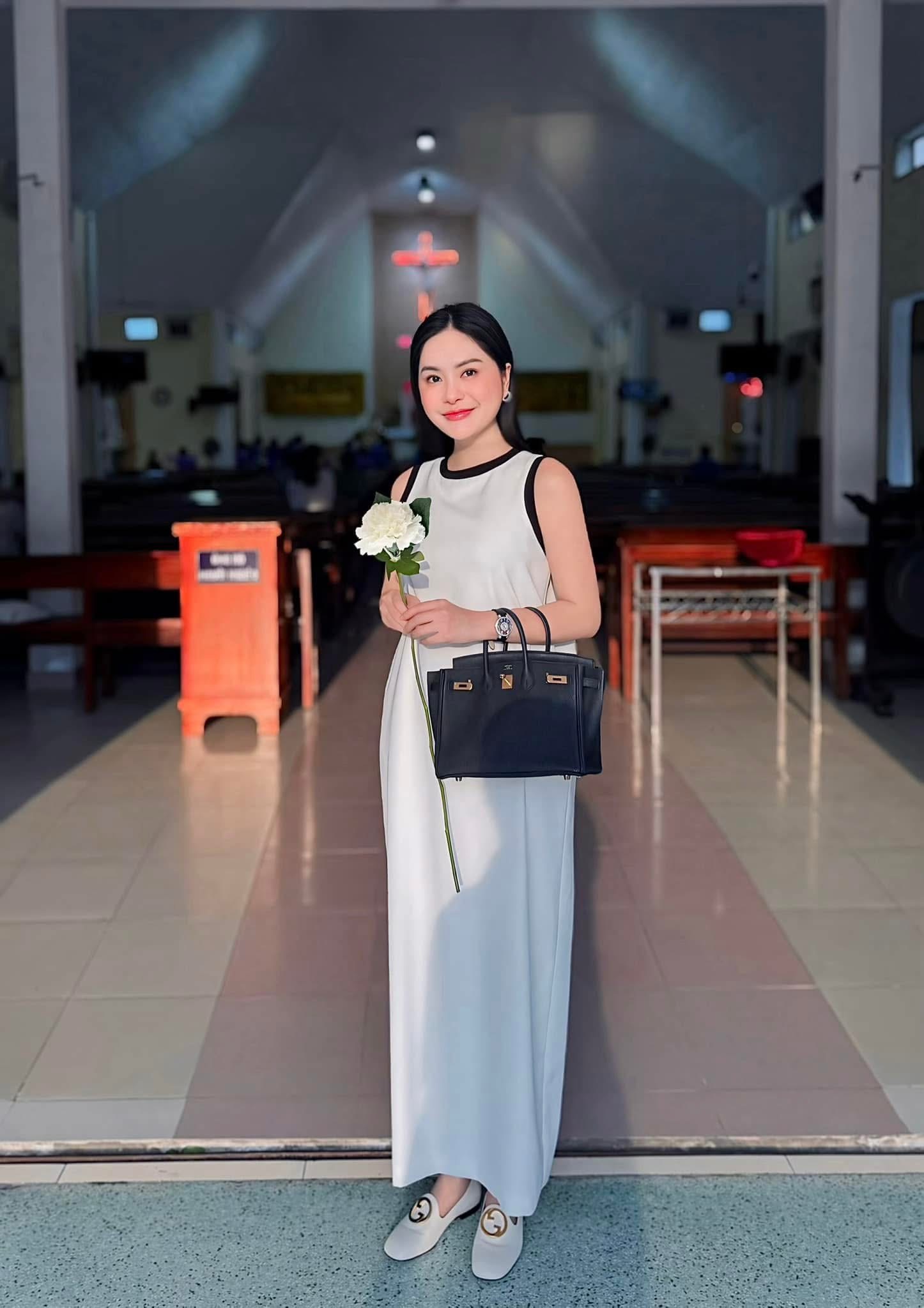 BST túi hàng hiệu của Đoàn Di Băng: Hermès đựng cún cưng, Dior và Chanel để đi chợ- Ảnh 19. BST túi hàng hiệu của Đoàn Di Băng: Hermès đựng cún cưng, Dior và Chanel để đi chợ- Ảnh 19.