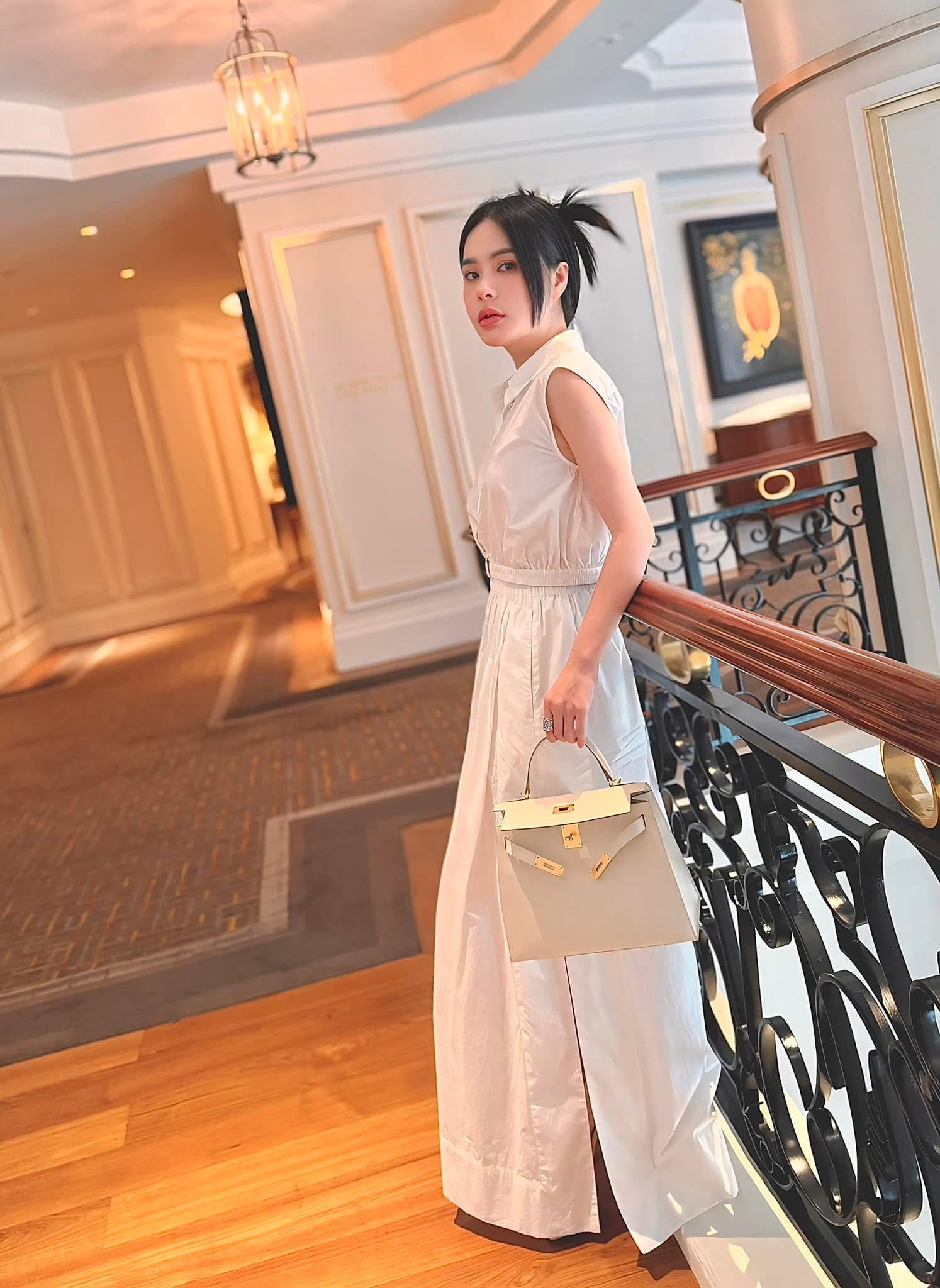 BST túi hàng hiệu của Đoàn Di Băng: Hermès đựng cún cưng, Dior và Chanel để đi chợ- Ảnh 24. BST túi hàng hiệu của Đoàn Di Băng: Hermès đựng cún cưng, Dior và Chanel để đi chợ- Ảnh 24.