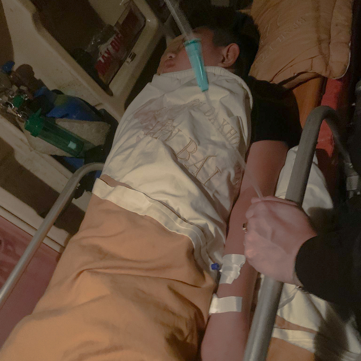 Tình trạng sức khỏe nam sinh bị bạn hành hung rồi hất xuống hồ ở Lào Cai- Ảnh 2.