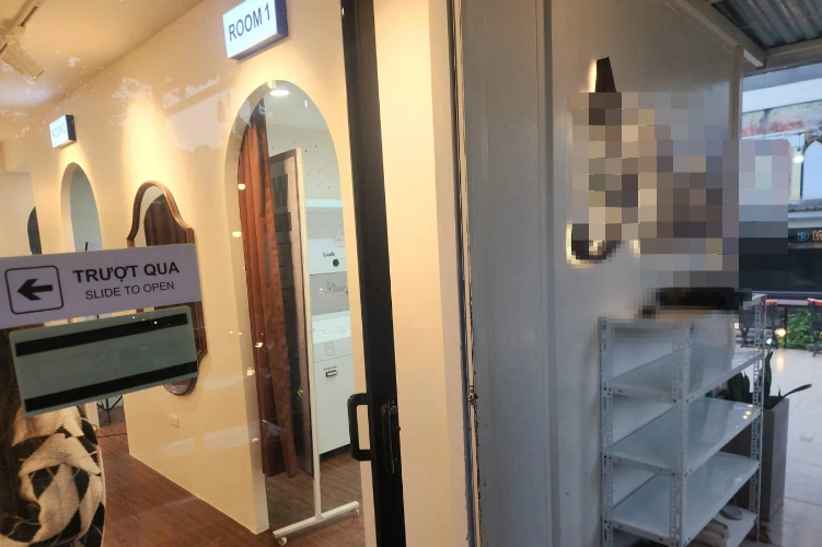 Công an vào cuộc vụ nữ sinh 18 tuổi bị lộ hình ảnh nhạy cảm sau khi chụp ảnh photobooth- Ảnh 2. Công an vào cuộc vụ nữ sinh 18 tuổi bị lộ hình ảnh nhạy cảm sau khi chụp ảnh photobooth- Ảnh 2.