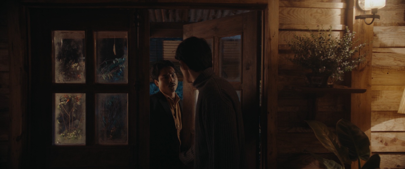 “Trái tim què quặt”: Câu chuyện tình yêu không lỗi thời trong bối cảnh những năm 90- Ảnh 1. “Trái tim què quặt”: Câu chuyện tình yêu không lỗi thời trong bối cảnh những năm 90- Ảnh 1.