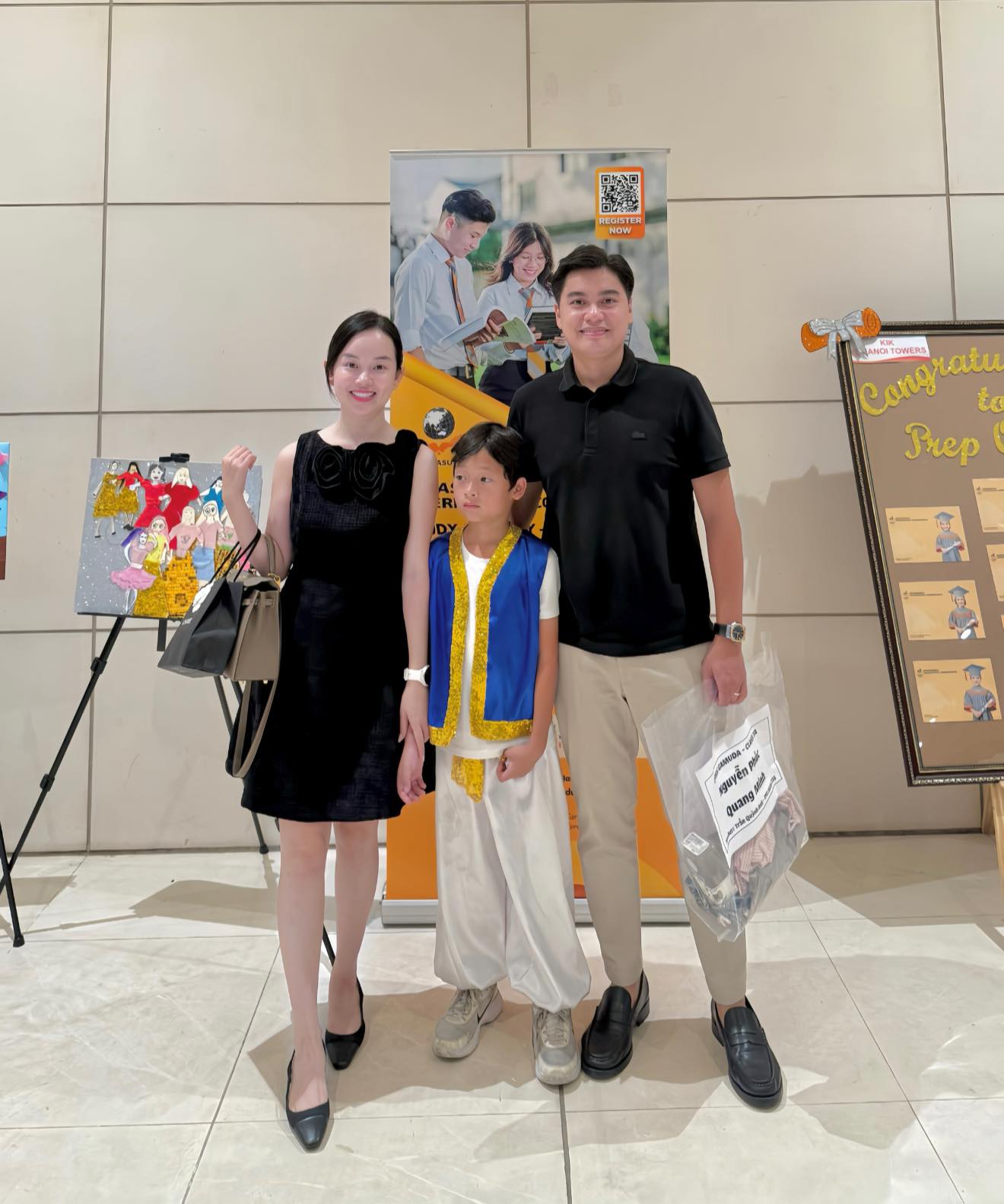 "Cậu cả" nhà Ly Kute: Tố chất thể thao từ nhỏ, mới 8 tuổi đã biết phụ mẹ trông em, bế em cực khéo- Ảnh 13.