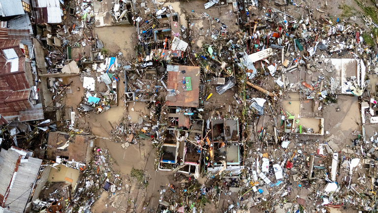 Trực thăng mất liên lạc sau 40 phút cất cánh, đã tìm thấy trong rừng: Hiện trường tìm kiếm gây chú ý- Ảnh 5. Trực thăng mất liên lạc sau 40 phút cất cánh, đã tìm thấy trong rừng: Hiện trường tìm kiếm gây chú ý- Ảnh 5.