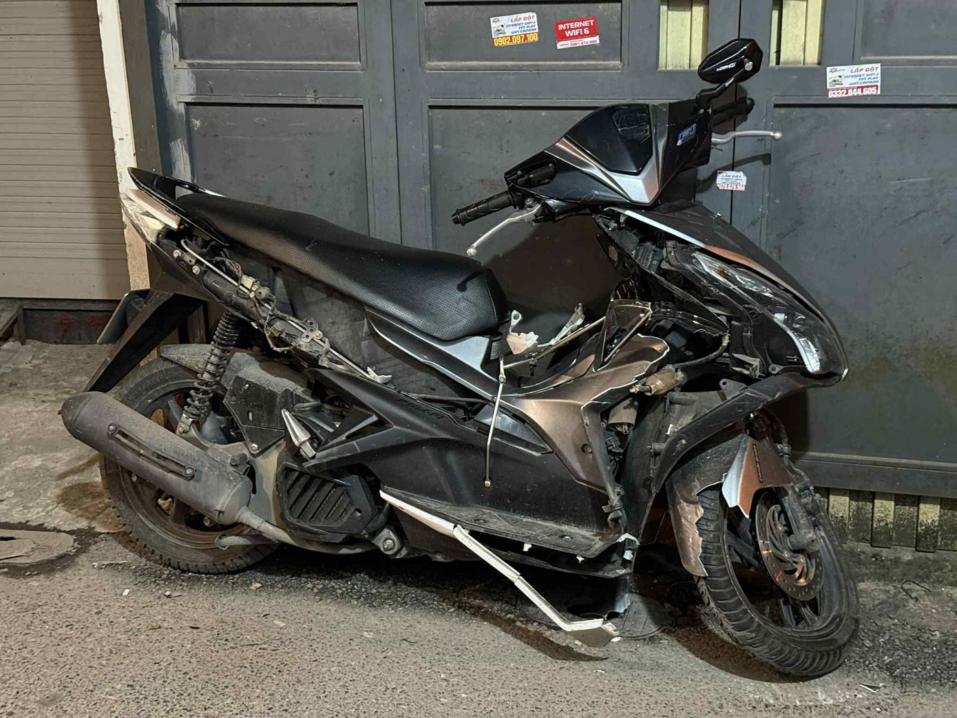 Hà Nội: Ô tô tải đâm liên hoàn nhiều phương tiện rồi bỏ trốn- Ảnh 2.