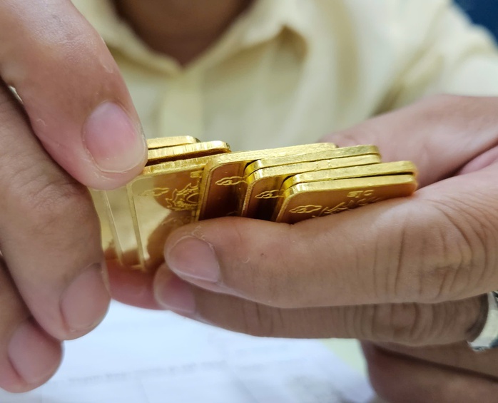 Cuối ngày 6-11, giá vàng miếng SJC, vàng nhẫn tăng tiếp- Ảnh 1. Cuối ngày 6-11, giá vàng miếng SJC, vàng nhẫn tăng tiếp- Ảnh 1.