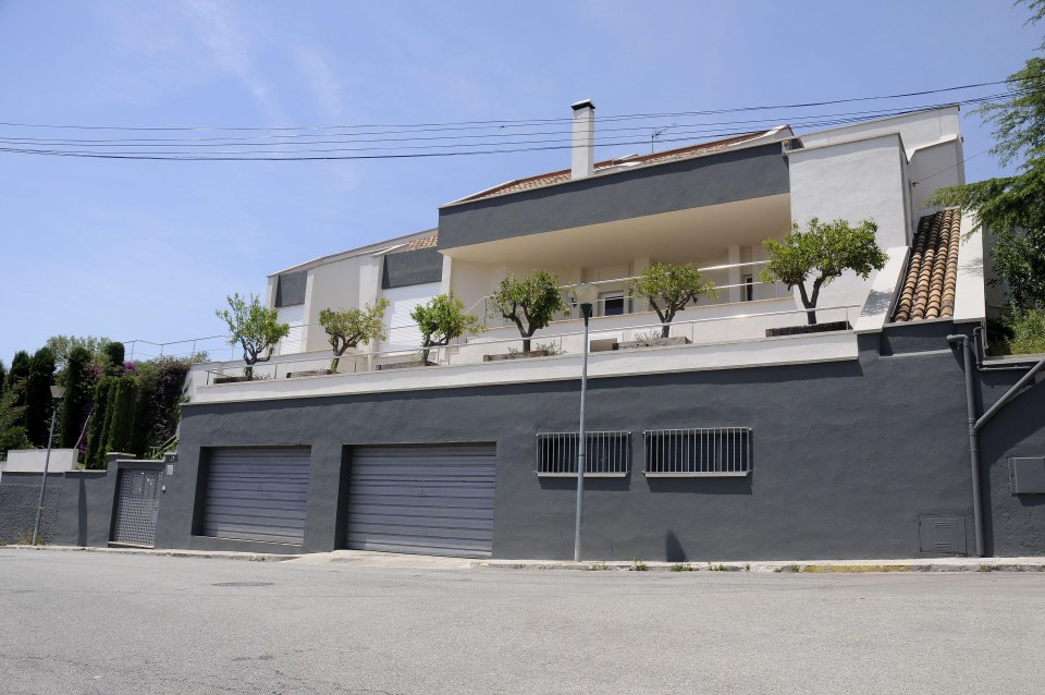 Mắt tròn mắt dẹt trước biệt thự triệu đô của Lamine Yamal- Ảnh 2.