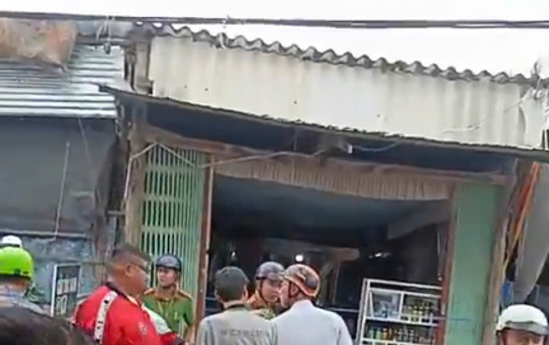 Hai mẹ con tử vong trong căn nhà ở Cà Mau- Ảnh 1. Hai mẹ con tử vong trong căn nhà ở Cà Mau- Ảnh 1.