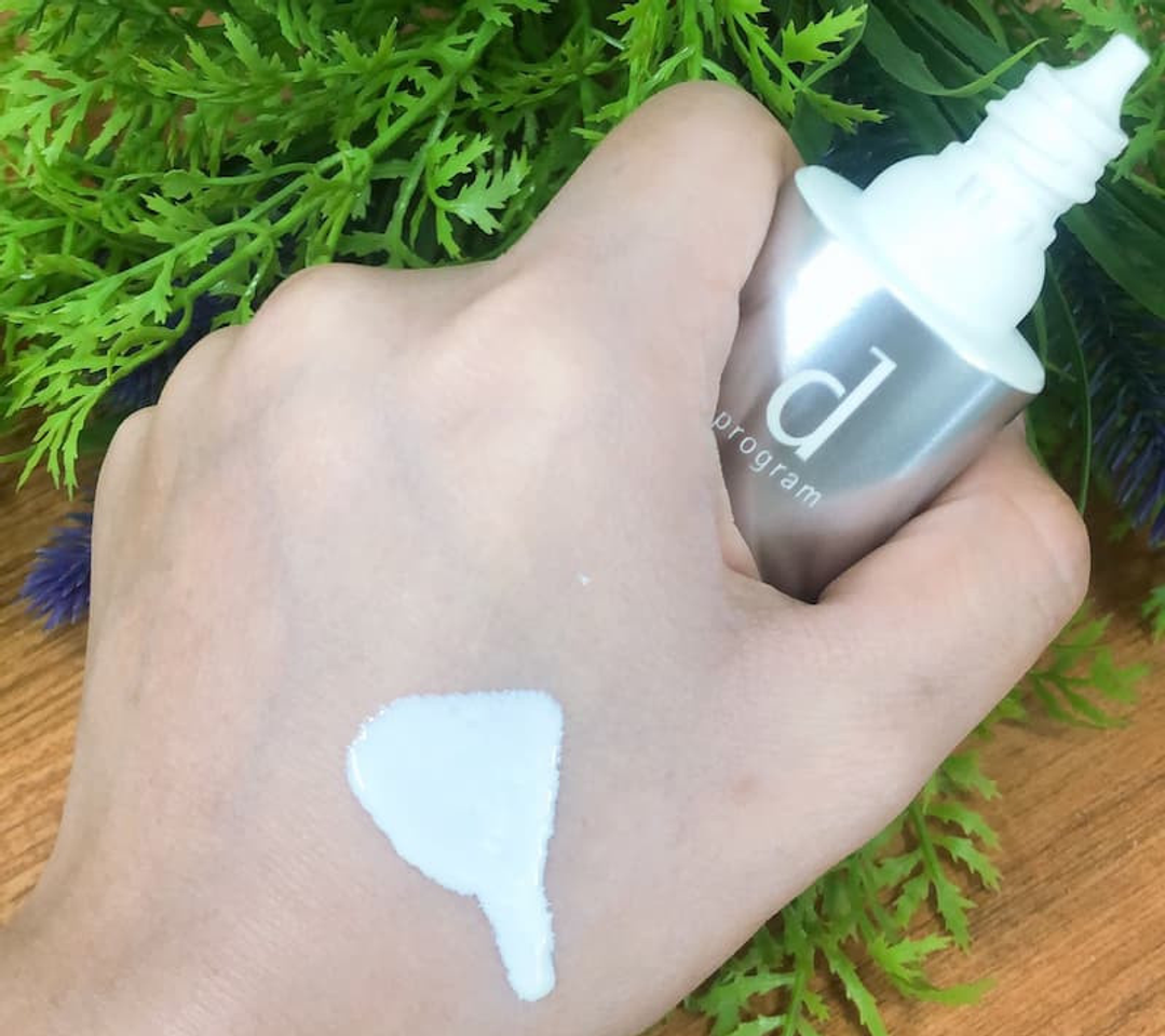 Không bóng - không bí - không bết: 5 kem chống nắng mỏng nhẹ hoàn hảo cho da dầu- Ảnh 5.