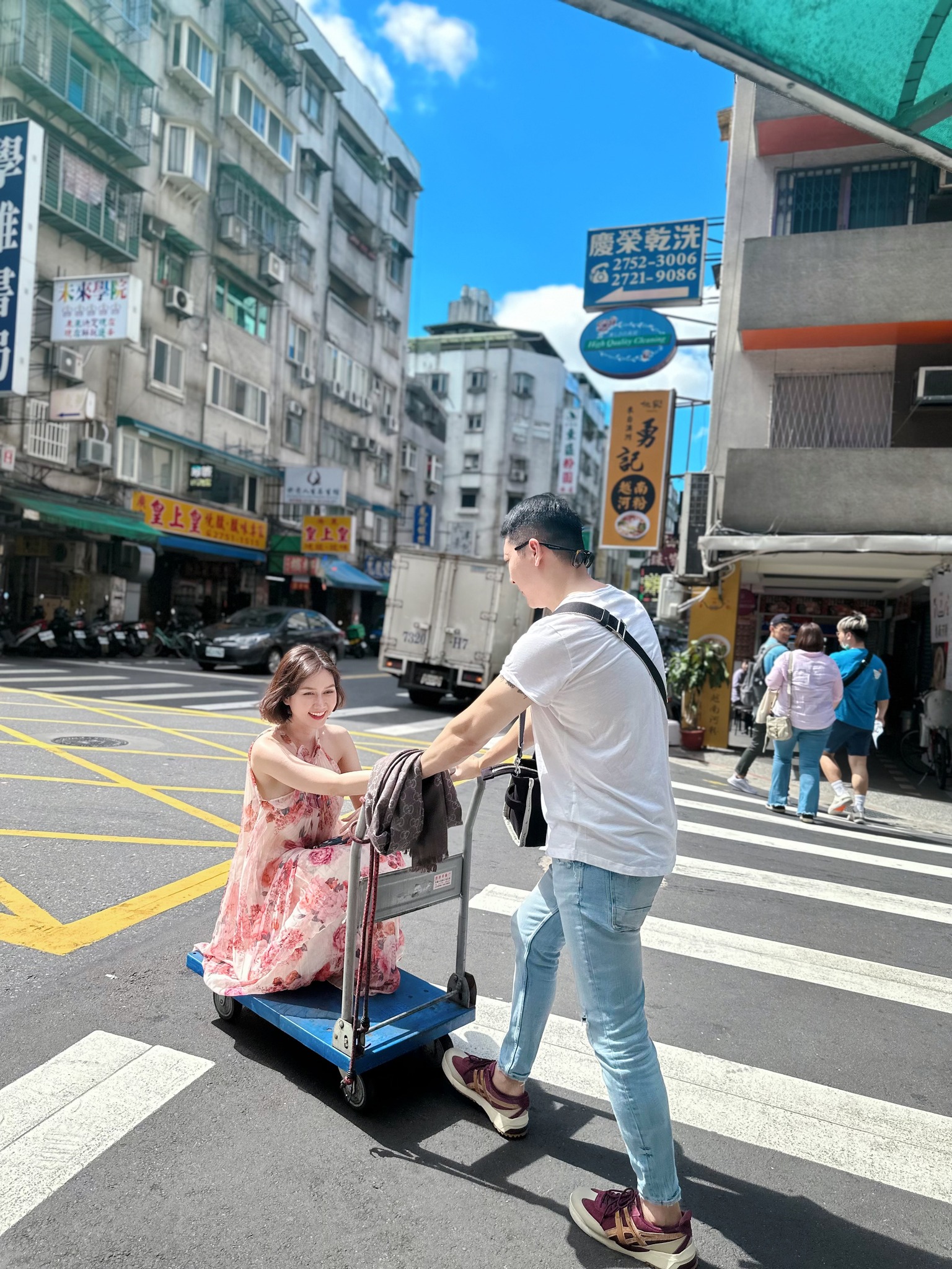 Hương Giang công khai chồng- Ảnh 4. Hương Giang công khai chồng- Ảnh 4.