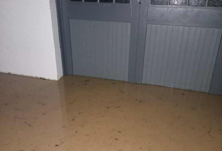 Hãi hùng cảnh tượng nhà sao Vbiz tan hoang, đầy bùn đất sau khi cơn bão 13 càn quét qua- Ảnh 7.