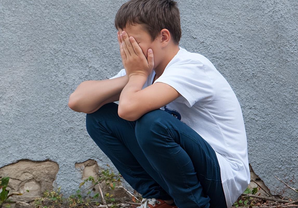 Bỏ hơn 1,5 tỷ đồng để "chạy" suất vào đại học cho con trai, sau 2 năm học, người đàn ông được giảng viên khuyên: "Hãy báo cảnh sát"- Ảnh 1.