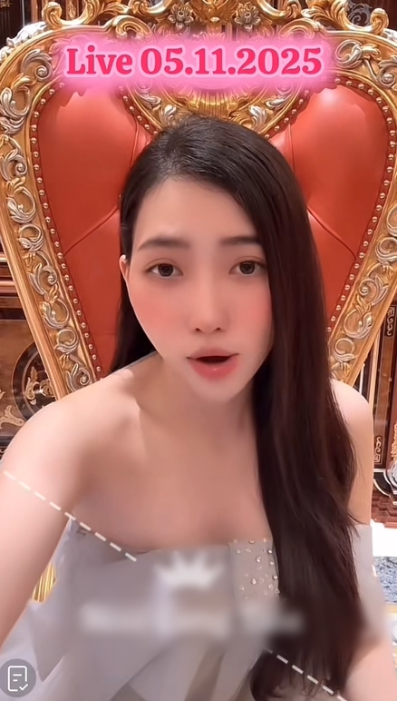 "Ngân Collagen lì đòn?"- Ảnh 3. "Ngân Collagen lì đòn?"- Ảnh 3.