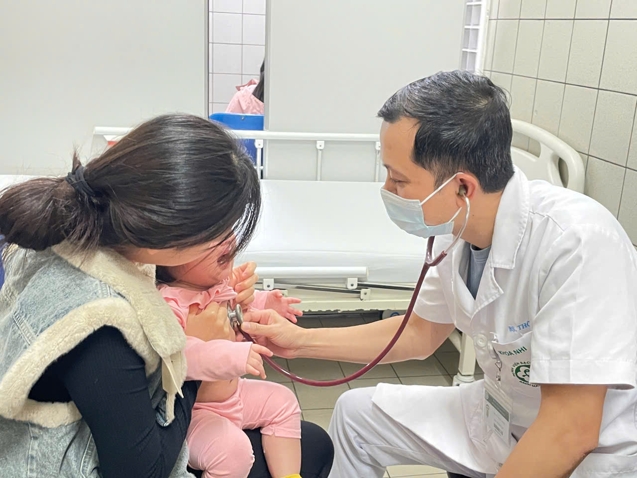 Cúm A bùng phát, nhiều học sinh nghỉ học- Ảnh 1. Cúm A bùng phát, nhiều học sinh nghỉ học- Ảnh 1.