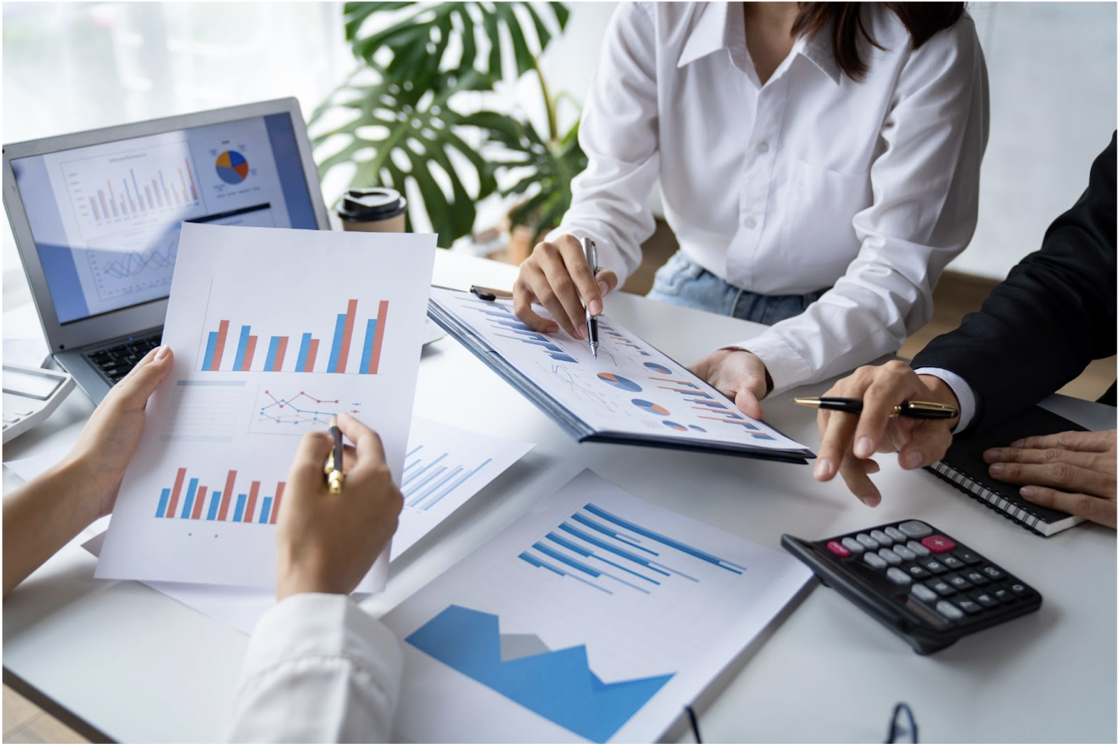 5 nghề "ăn chắc mặc bền" cho dân khối A: Lương có thể chạm 70 triệu đồng/tháng, thị trường đang "khát" nhân lực- Ảnh 2.