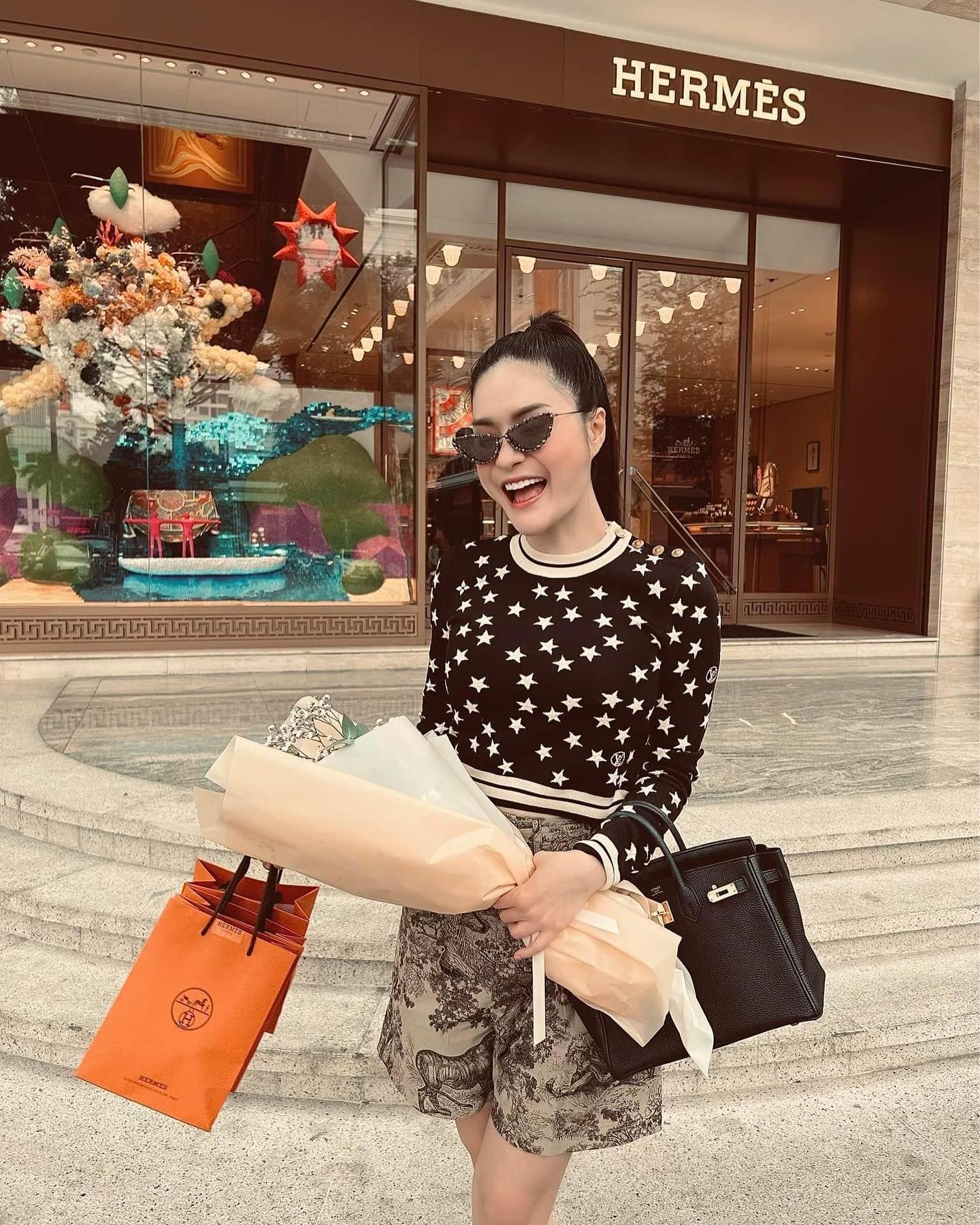 Bay màu danh xưng “nữ đại gia quận 7” của Đoàn Di Băng- Ảnh 17. Bay màu danh xưng “nữ đại gia quận 7” của Đoàn Di Băng- Ảnh 17.