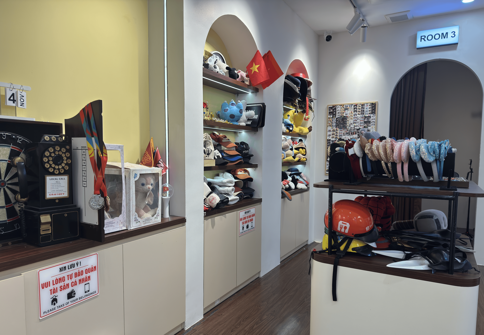 Bên trong tiệm photobooth Hà Nội bị tố quay lén rúng động: Chủ quán tháo camera khi nào?- Ảnh 2. Bên trong tiệm photobooth Hà Nội bị tố quay lén rúng động: Chủ quán tháo camera khi nào?- Ảnh 2.